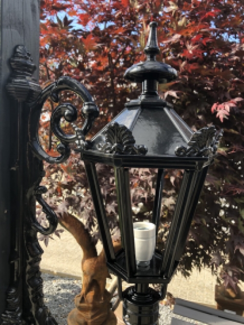 Beautiful rustic outdoor lamp Maastricht, black.