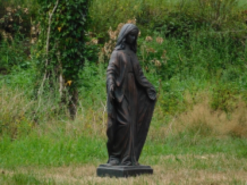 Beautiful ecclesiastical statue of Mary, made of polystone