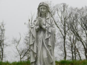 Maria auf Sockel mit griechischem Monogramm - 160 cm - Stein