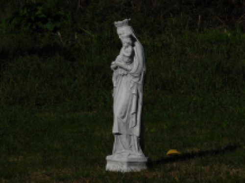 Statue Mary with child - full stone - exclusive