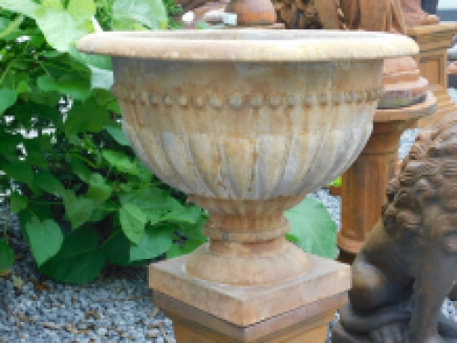 Last 2: Robust Garden Vase - Vintage Look - Metal