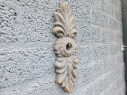 Wall anchor, cast iron, double leaf shape, beautiful!