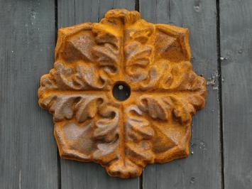 Cast-iron wall anchor in the shape of a leaf
