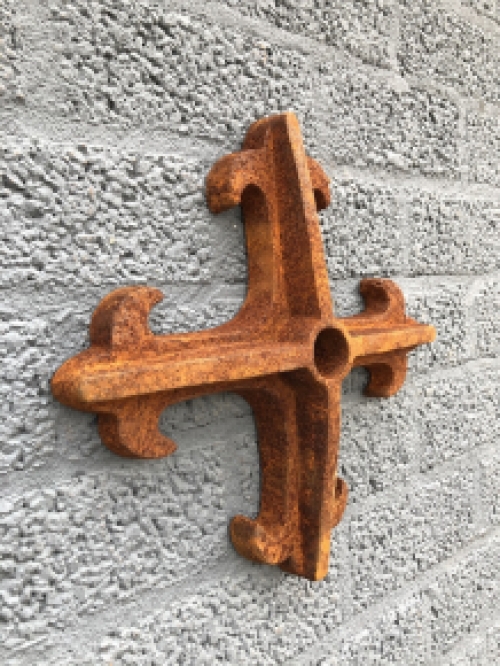 Anchor/wall anchor, cast iron, cross
