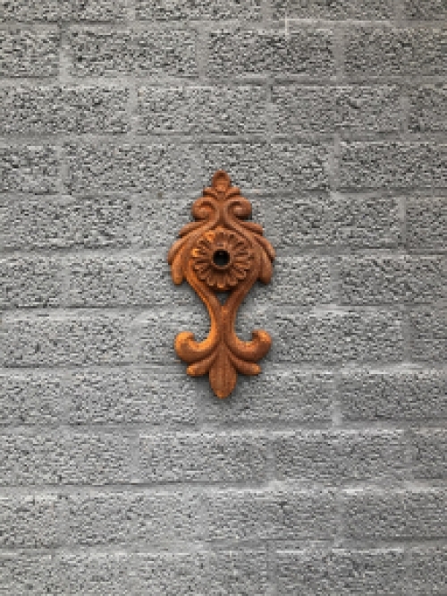 Wall anchor, cast iron, rust, Florerei