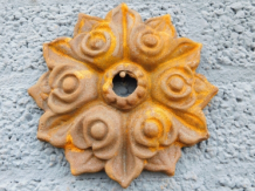 Wall anchor round, cast iron.