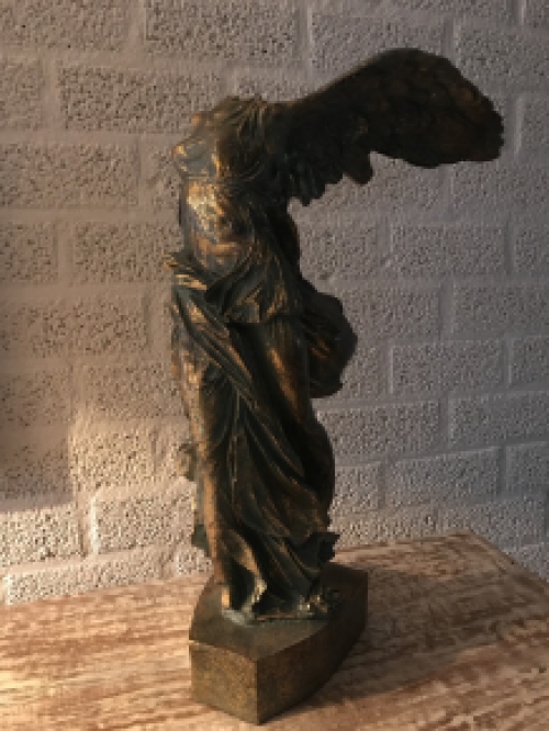 Schöne Statue von Nikè, aus Polystone