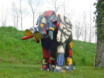 Elefant in Farbe – 110 x 210 cm – Handgefertigt und einzigartig