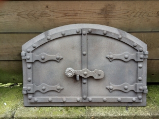 Door for pizza oven - cast iron untreated