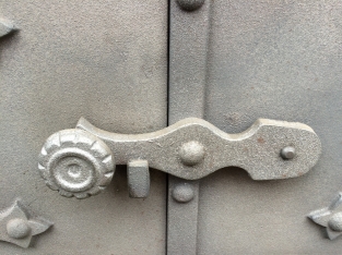 Door for pizza oven - cast iron untreated