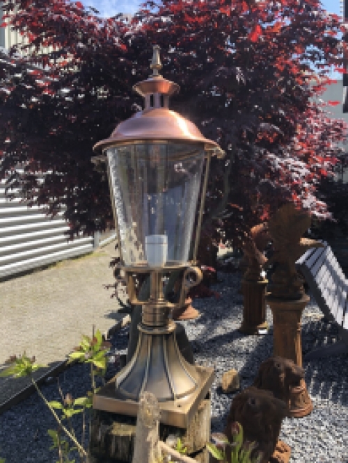 Lamp brass-copper round glass on base, great look!!!