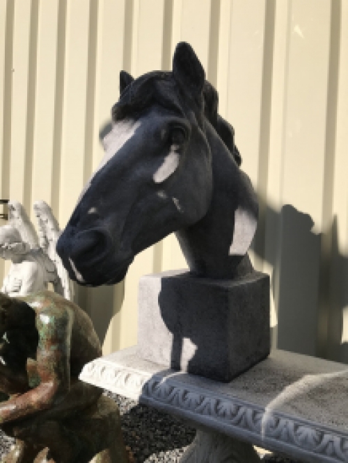 Detailed horse head made of polyresin, large horse head, garden statue