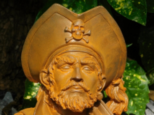 Special statue of a Pirate, cast iron, very detailed!
