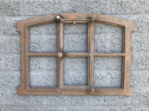 IJzeren raam voor de tuinmuur, stalraam, venster in antieke stijl - 57x42