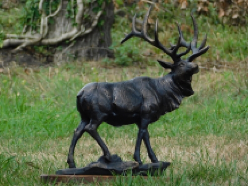 Statue of the fallow deer - cast iron with hardwood base