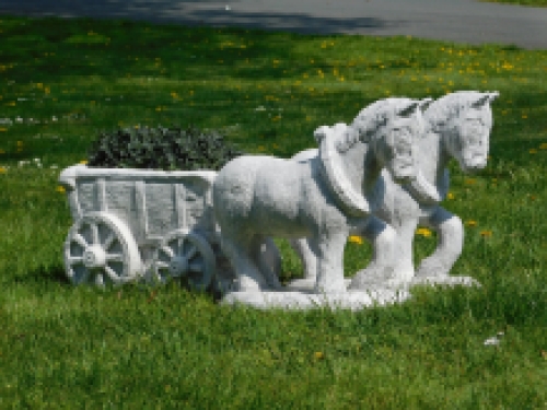 Statue ''horse and cart'' - solid stone