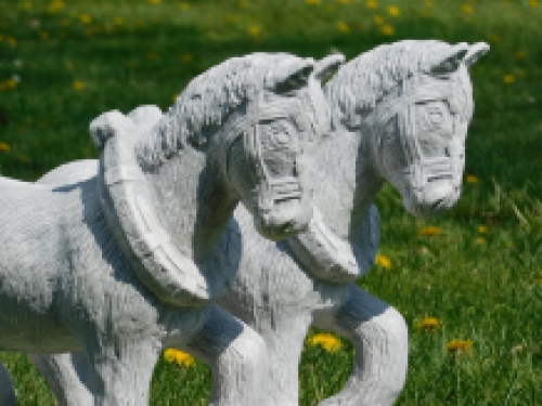 Statue ''horse and cart'' - solid stone