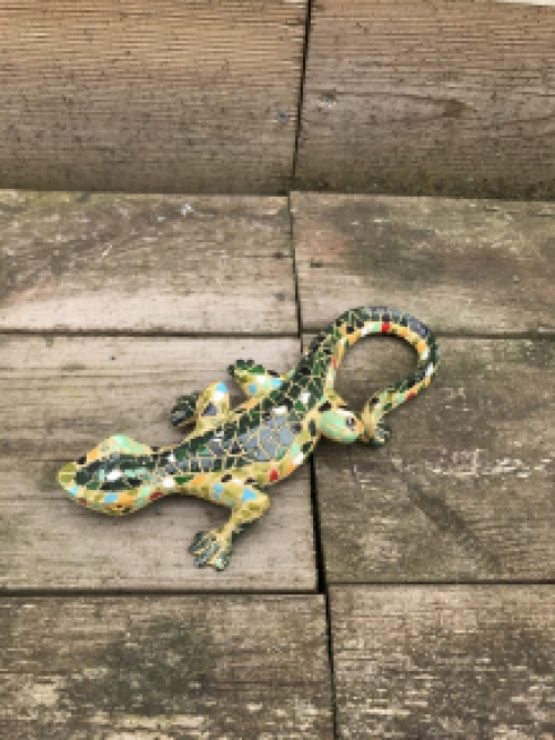 Ein schöner Salamander im Mosaik-Stil, fröhliche Figur