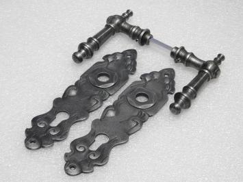 Türbeschlagset – Türgriffe „Victoria“ + Türplatten „Royale PZ 92“ – Gusseisen, verzinkt