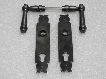 Türbeschlagset – Türgriffe Windsor + Türplatten Noble PC 92 – Gusseisen, verzinkt