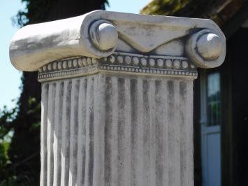 Klassischer Sockel mit Zierkapitell – 70 cm – Massivstein