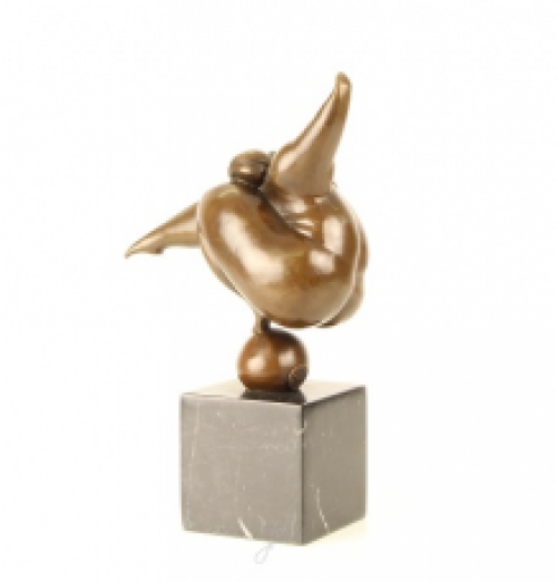 Een bronzen beeld/sculptuur van een dansende, naakte vrouw in modernistische stijl