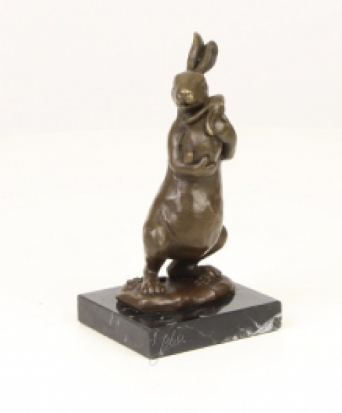 Bronzeskulptur eines Kaninchens mit einem Jungtier