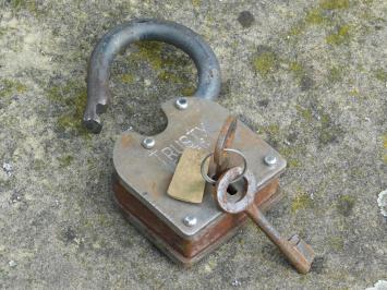 Antique Padlock with Keys - Working - Medieval look