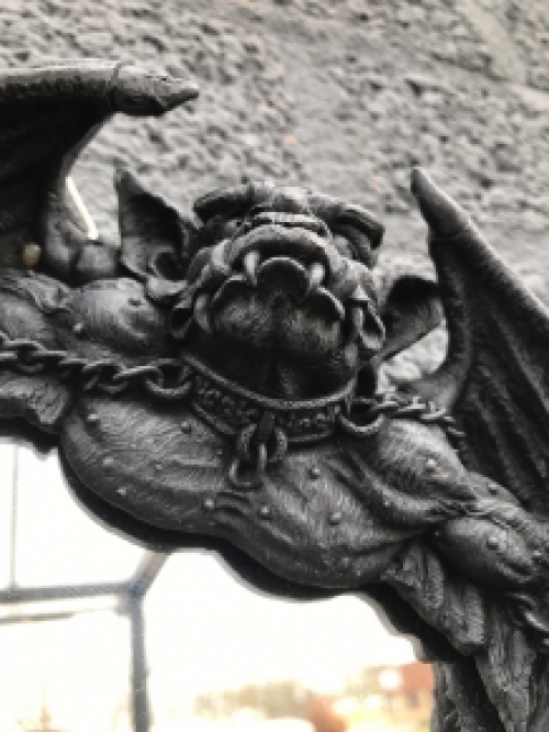 Spiegel met Gargoyle omlijsting, exclusieve spiegel, polystone