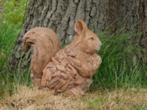 Squirrel XL- woodlook - polystone - weatherproof