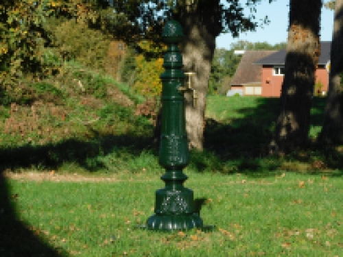 Ornate floor-standing water tap - dark green - aluminium