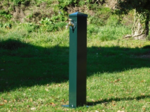 Free-standing water tap - aluminium - dark green