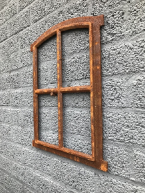 Cast iron window, stable window  Rosty