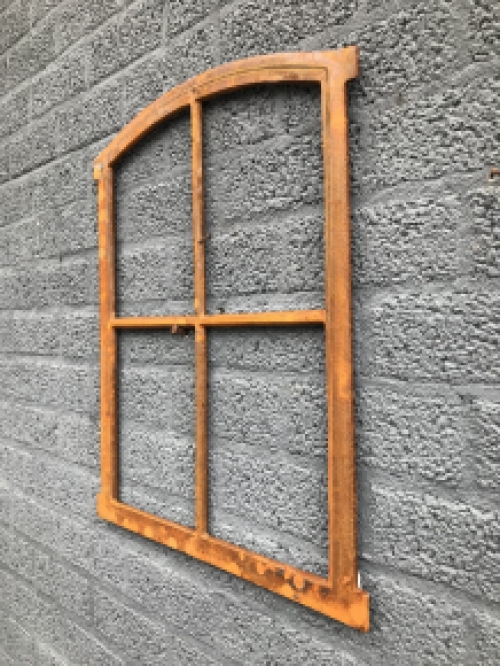 Gusseisenfenster ''Rost'' : 47.5 x 63