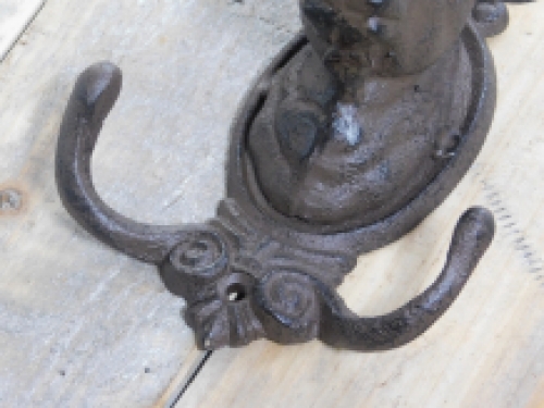 Bull hook cast iron rustic brown