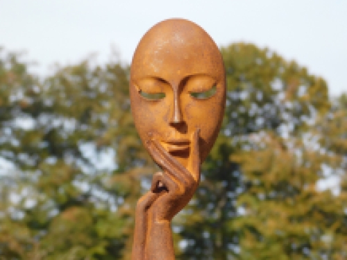 Statue 'the mask' - cast iron - rust colour