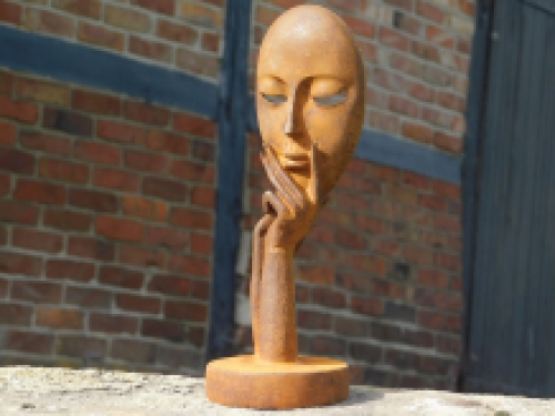 Statue 'the mask' - cast iron - rust colour