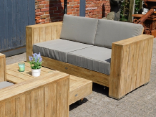 Laatste: Tuinset Berlijn - 2 stoelen, bank en tafel