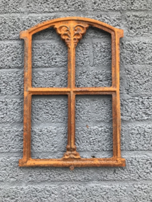 Iron window, cast iron Greetje OK, cast iron untreated