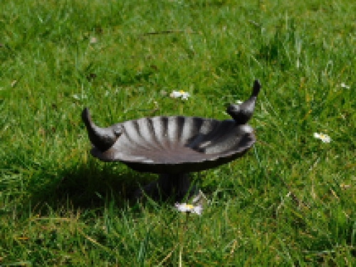 Vogelbadje met 2 vogeltjes - gietijzer