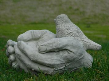Laatste: vogelbad - handen met vogel - steen