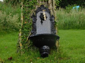 Wandfontein - Zwart - Alu met Kraan van Messing