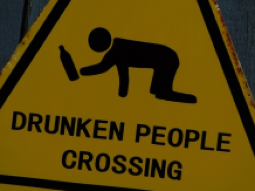 Wall plate - Drunken People Crossing - metal