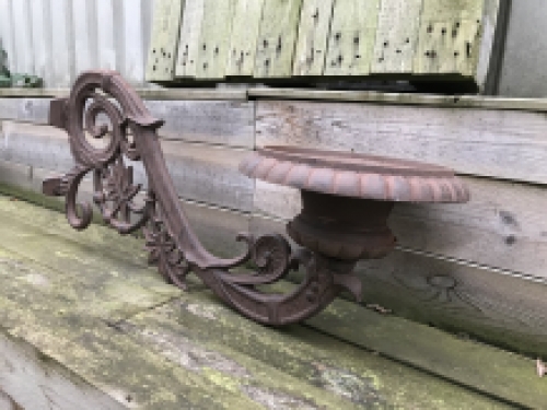 Large cast iron wall sconce, very heavy, top quality!