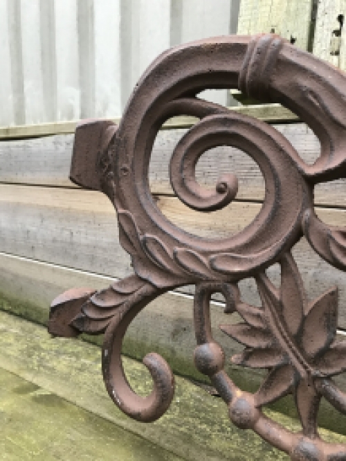Large cast iron wall sconce, very heavy, top quality!