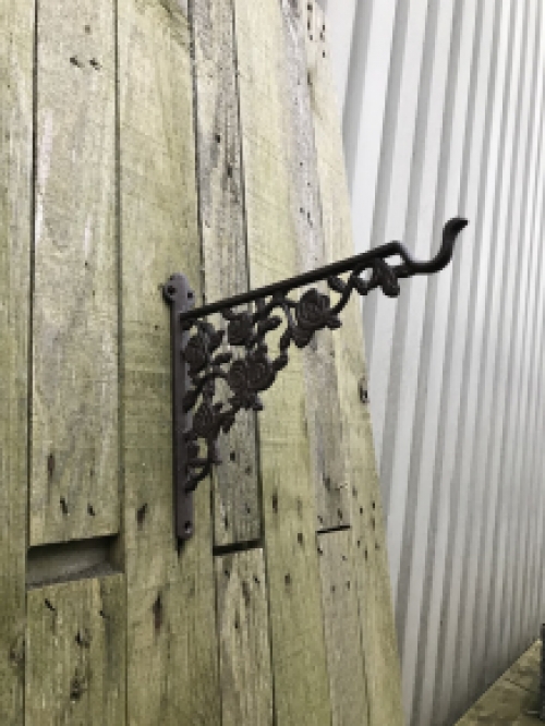 Wall hook with roses - cast iron - decorative wall decoration