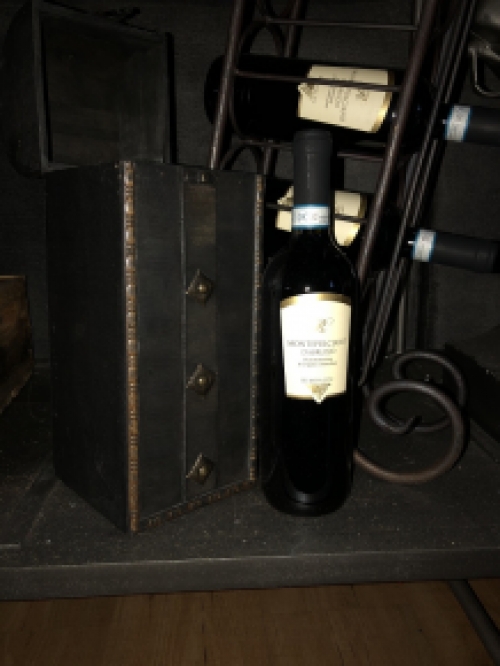 Wooden box for a bottle of wine, upright, wood with beautiful decorations and lock