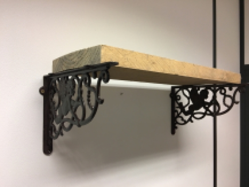 Pair of beautiful shelf supports - shelf supports ENGEL motif, cast iron-small