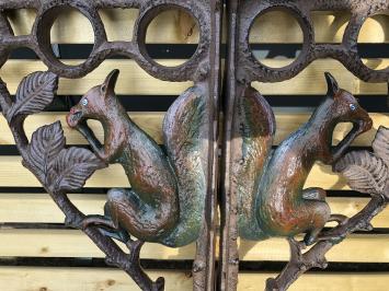 Beautiful set of shelf bearer pendants squirrel motif, cast iron-color