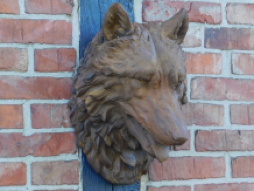 Wolf's head - polystone - in oxide - wall decoration